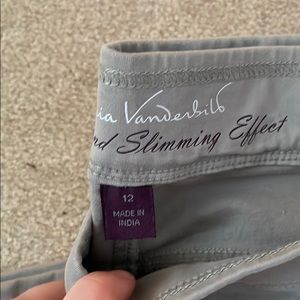 Womens Gloria Vanderbilt pull on pants